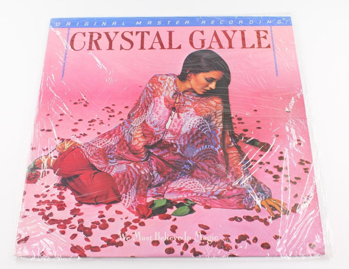 Crystal Gayle - We Must Believe In Magic