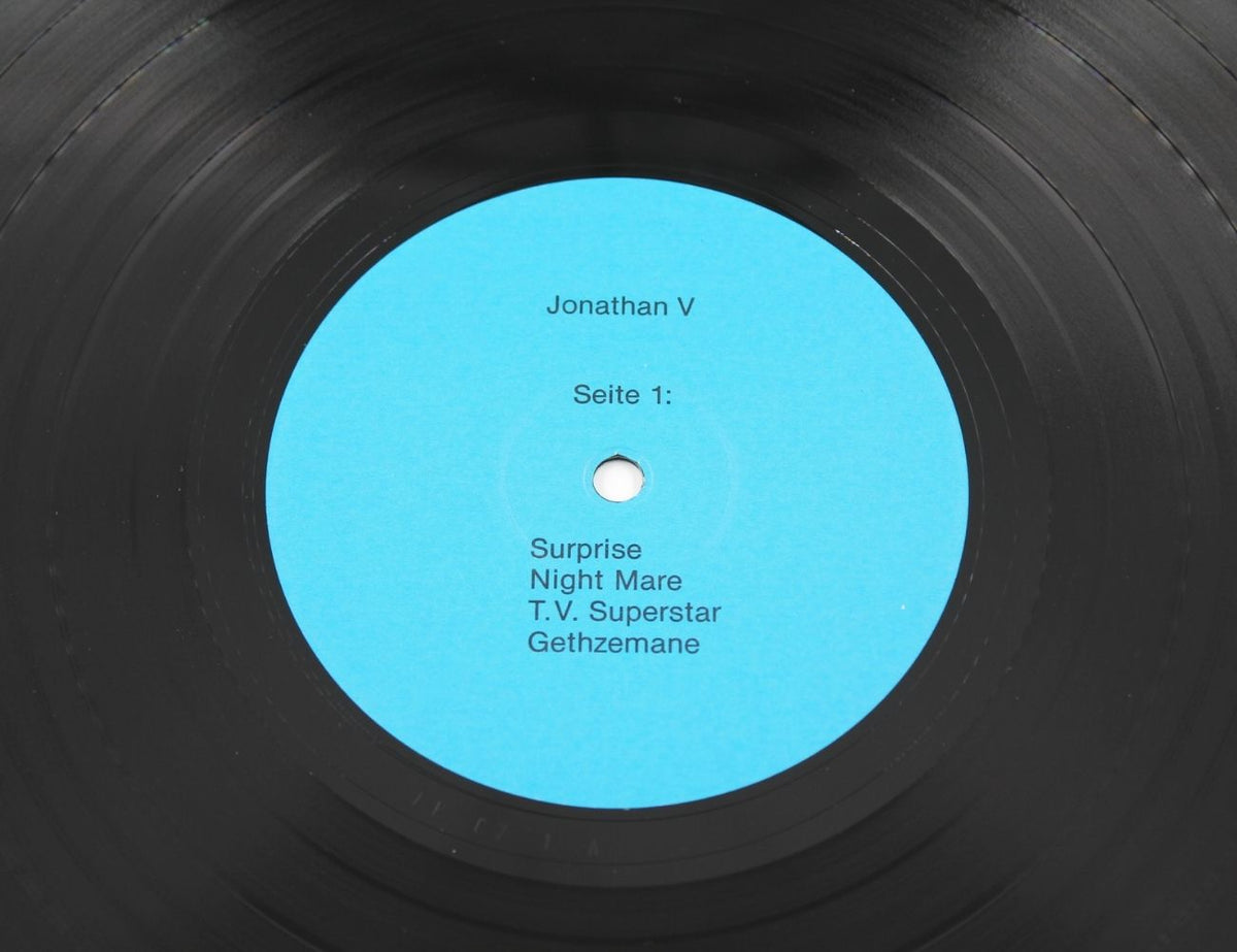 Jonathan V - Surprise