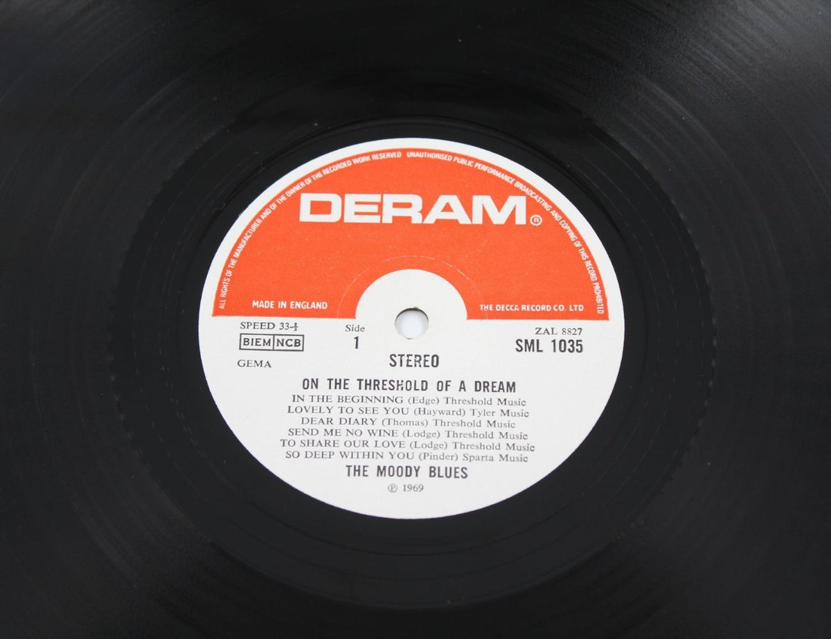 Moody Blues - On The Threshold Of A Dream
