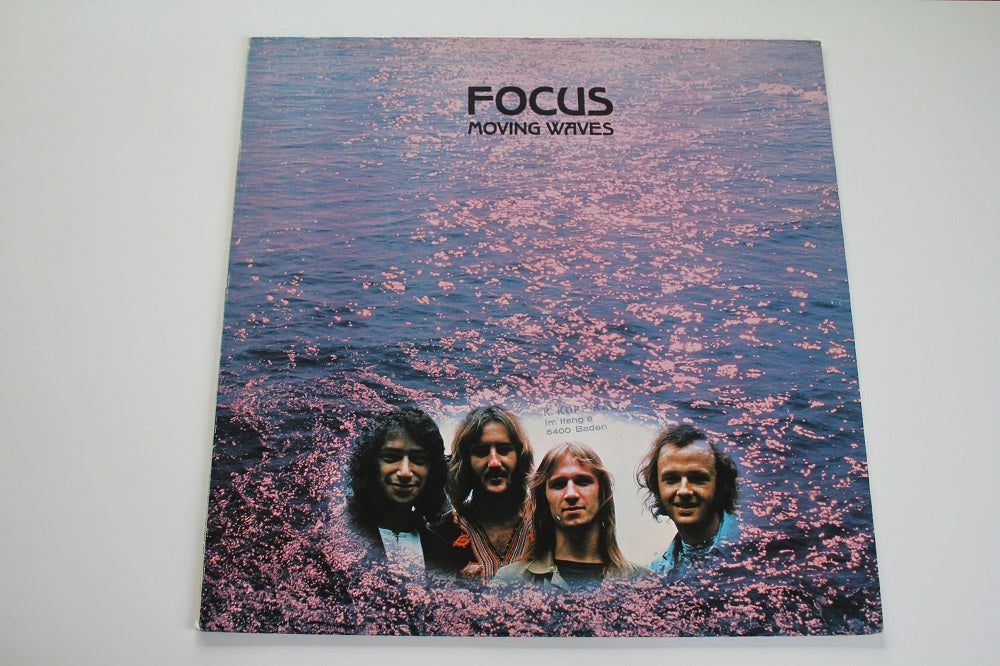 Focus - Moving Waves